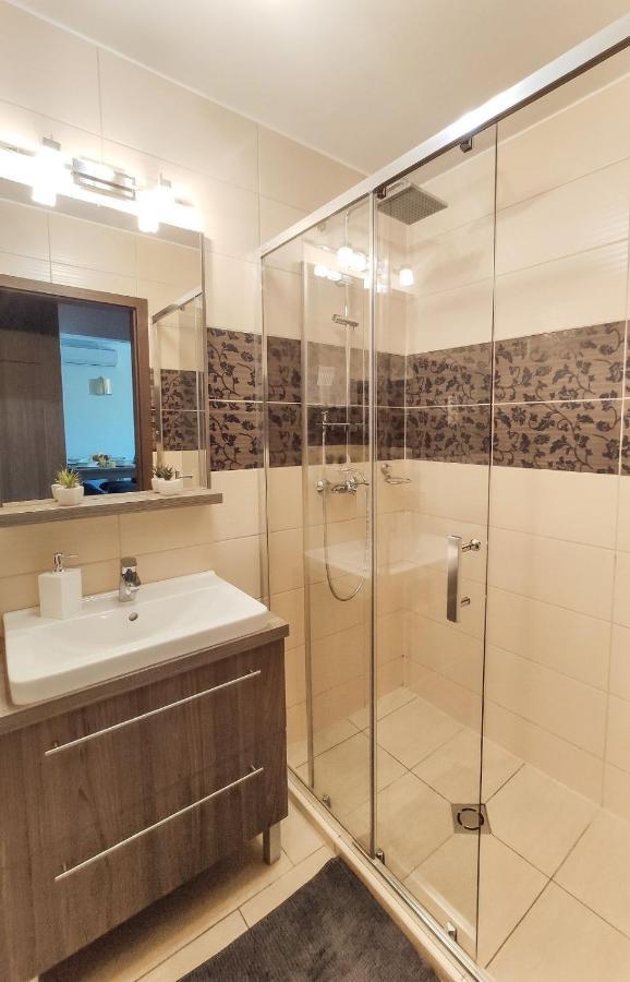 Holiday Apartman シャールヴァール エクステリア 写真