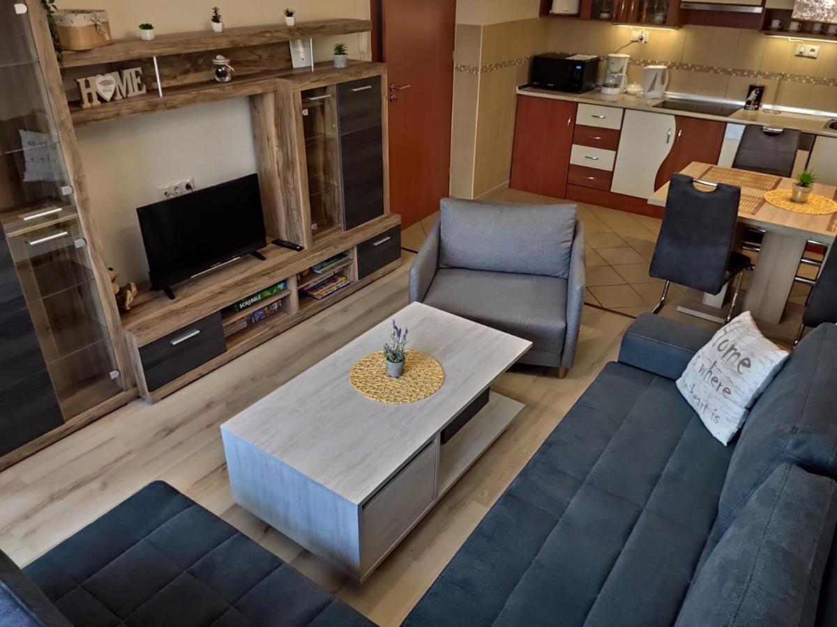 Holiday Apartman シャールヴァール エクステリア 写真