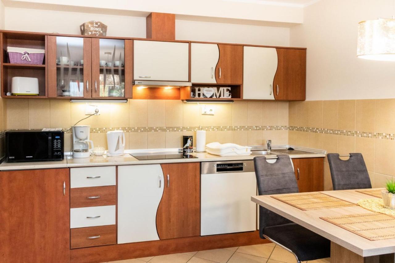 Holiday Apartman シャールヴァール エクステリア 写真