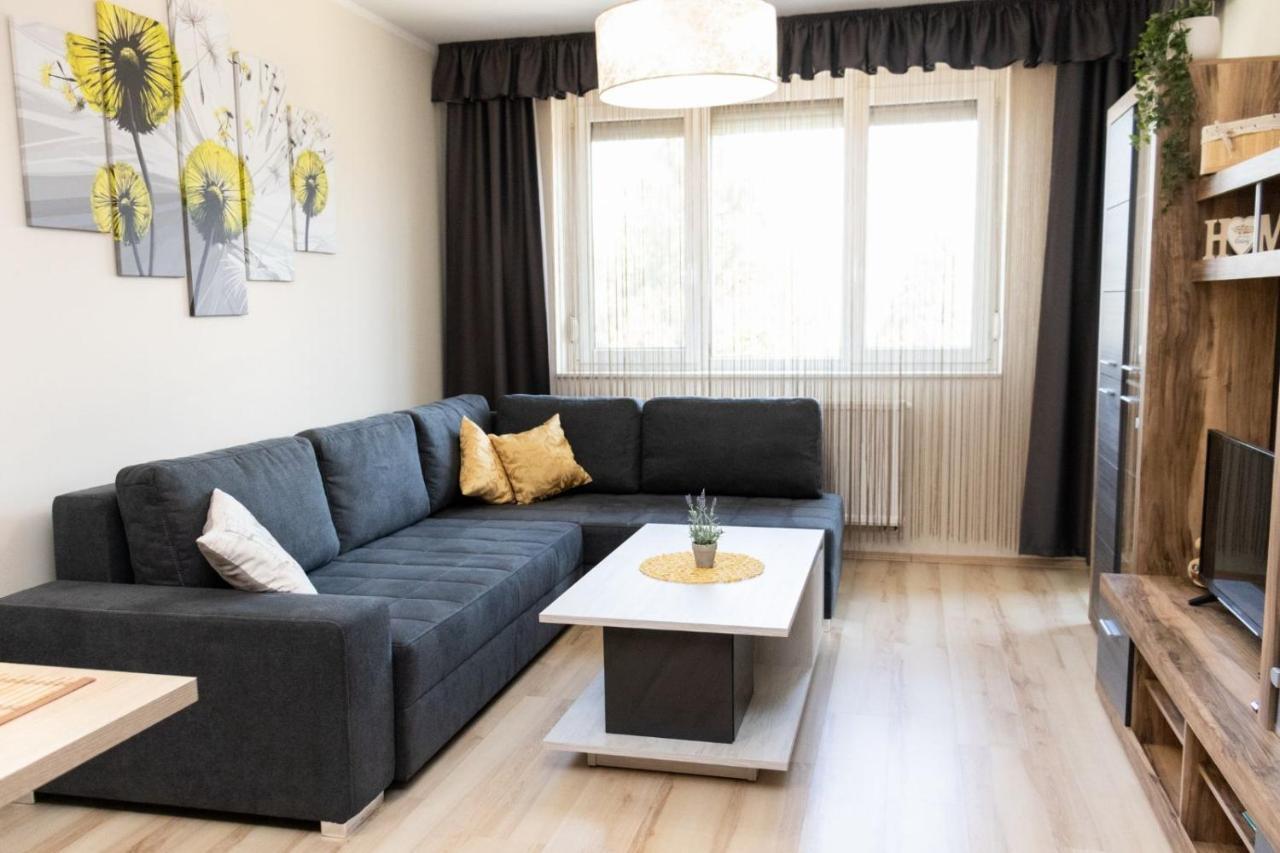 Holiday Apartman シャールヴァール エクステリア 写真