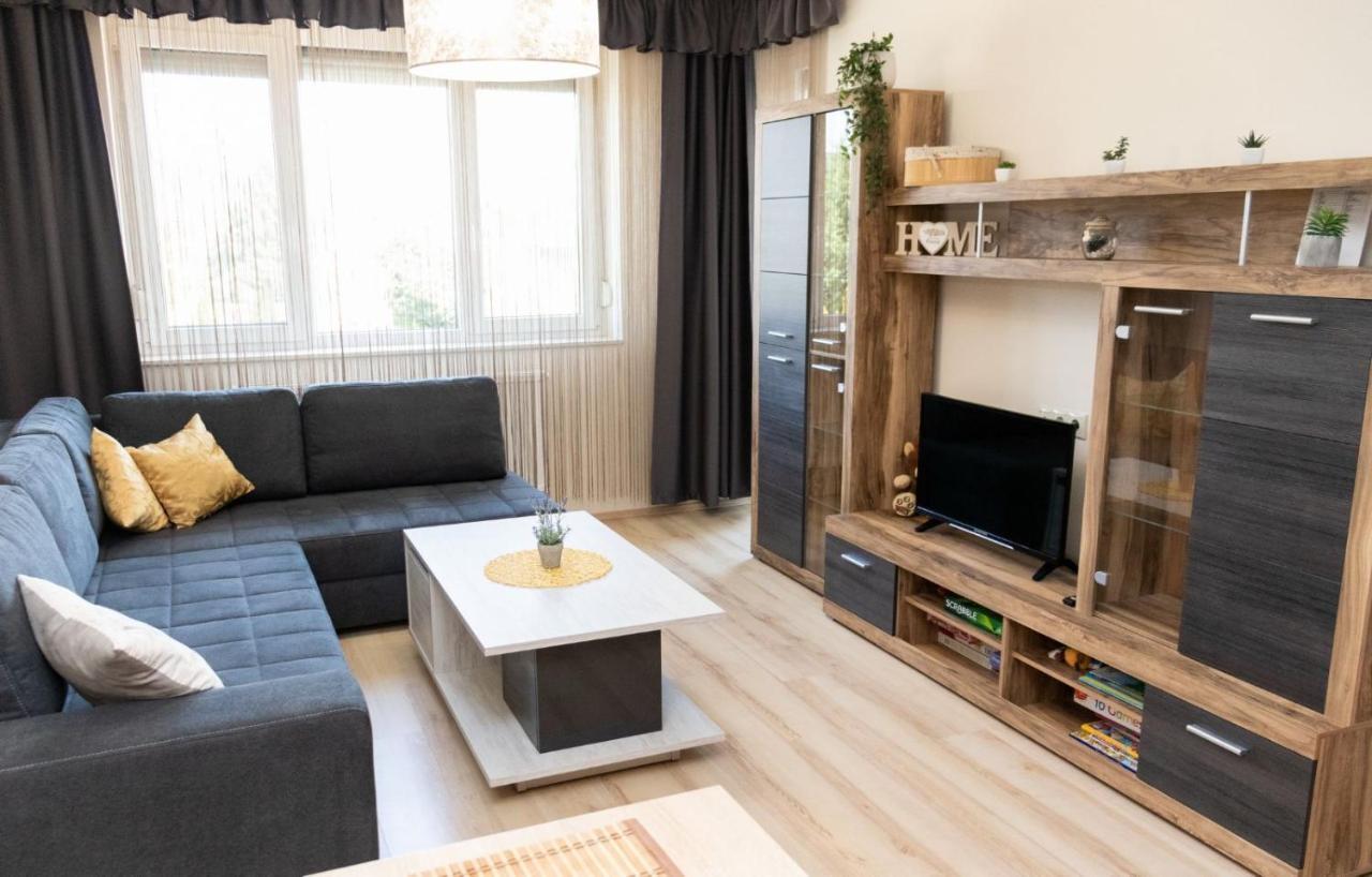 Holiday Apartman シャールヴァール エクステリア 写真